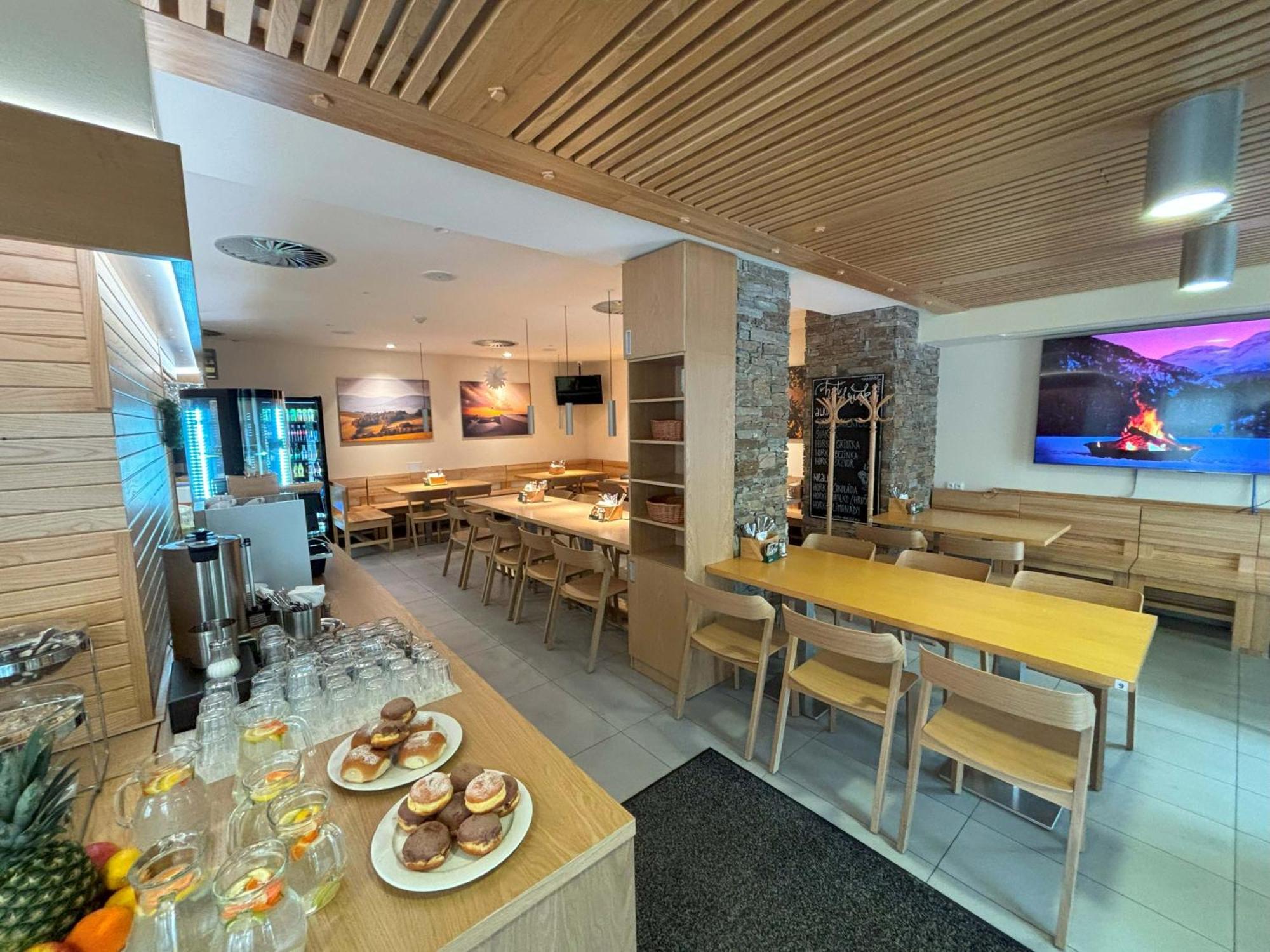 Hotel Jirinka Dolni Morava Ngoại thất bức ảnh